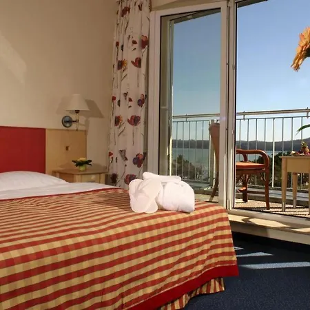 Ruegen Ifa, Apartman *