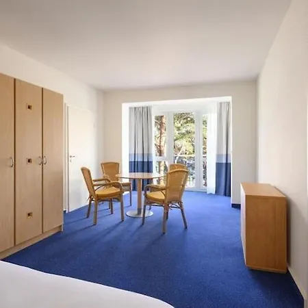 Ruegen Ifa, * Binz